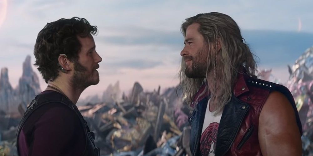 Thor parle avec Peter Quill dans le film Thor: Love and Thunder
