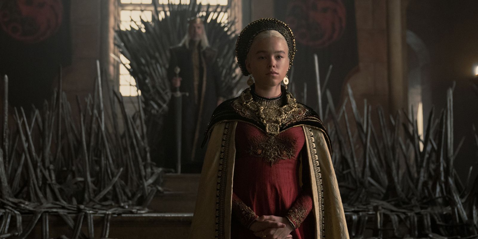 Milly Alcock dans le rôle de Rhaenyra Targaryen après avoir été déclarée héritière de House of the Dragon