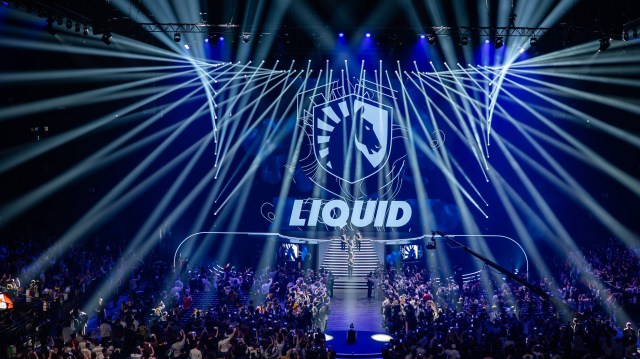 Bannière de Team Liquid et joueurs CS:GO au BLAST Paris Major en mai 2023.