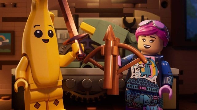 Deux personnages LEGO Fortnite avec des armes